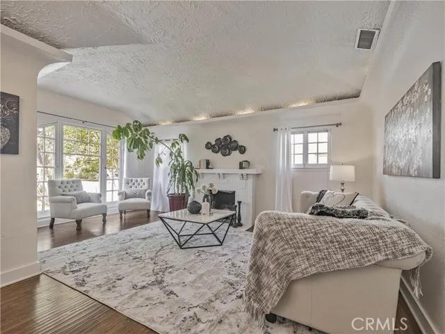 332 N Ontario Street, Burbank Ca 91505 | Detached 4