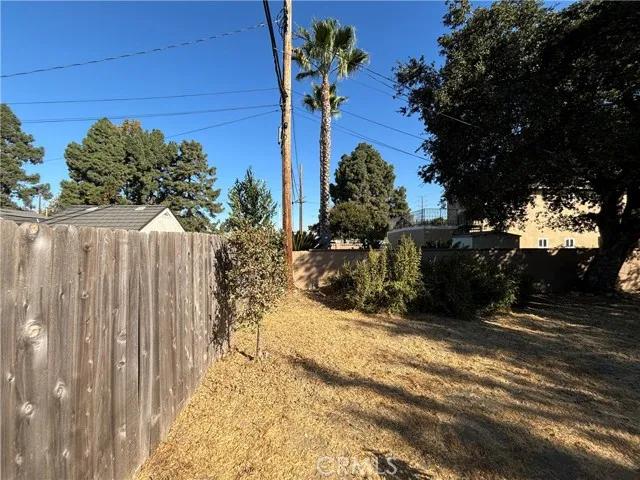 2141 N Screenland Drive, Burbank Ca 91505 | Detached 22