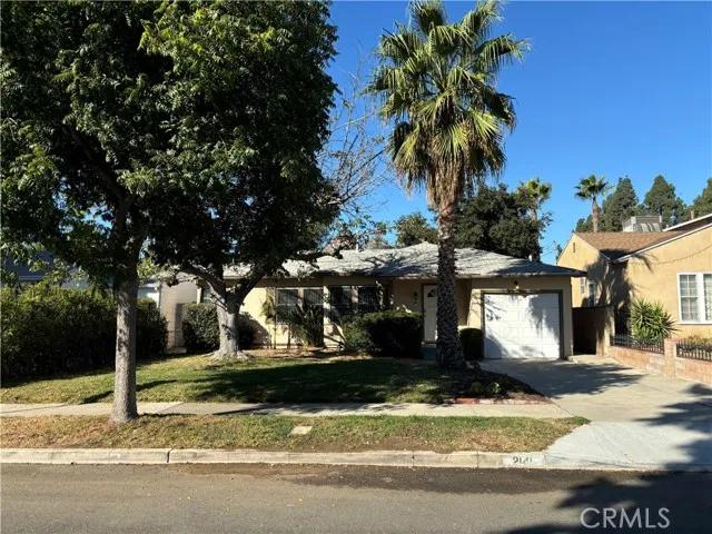 2141 N Screenland Drive, Burbank Ca 91505 | Detached 24