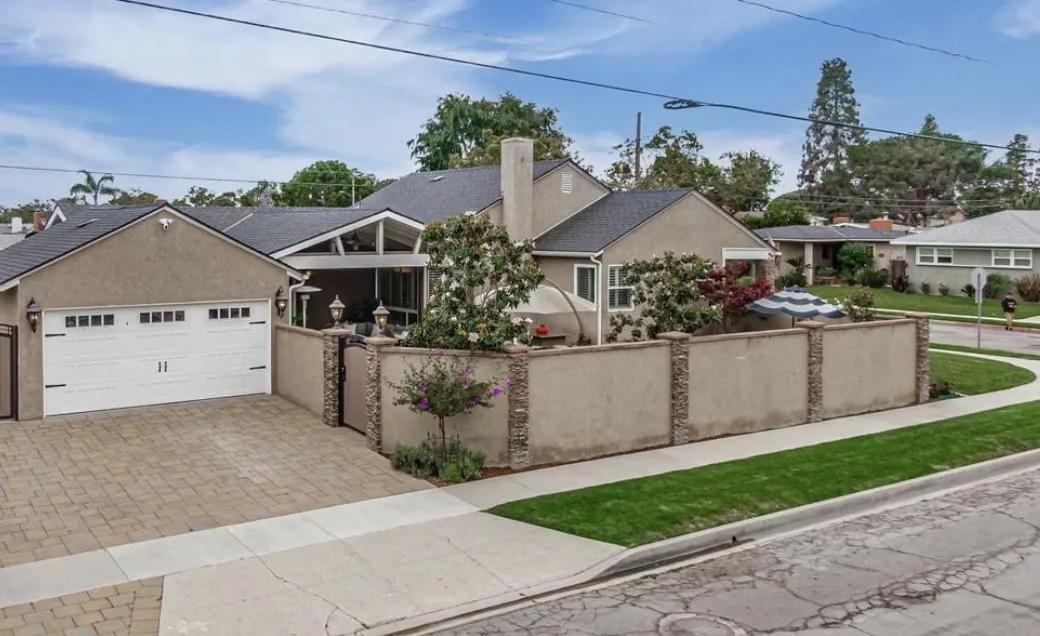 3692 Conquista Avenue, Long Beach Ca 90808 | Detached 2