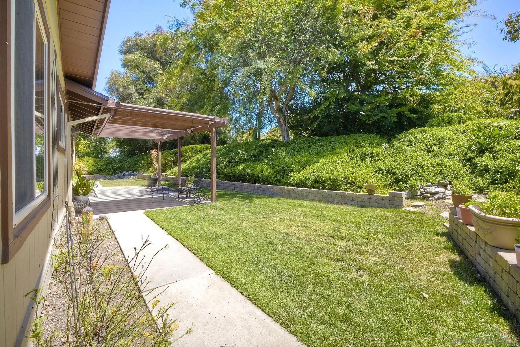 1847 W El Norte Pkwy, Escondido Ca 92026 | Detached 34