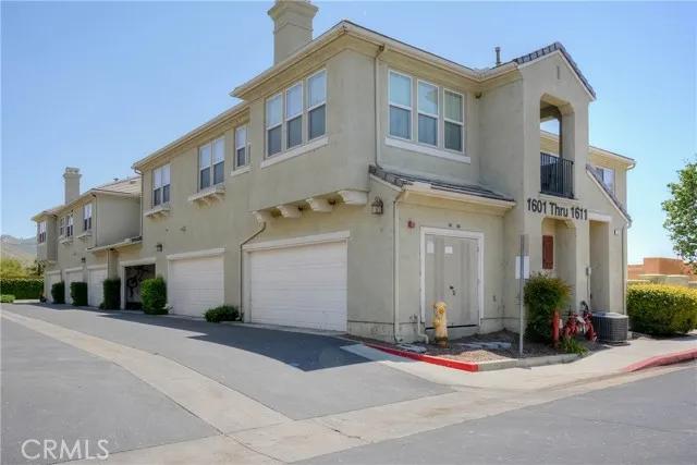 1800 E Lakeshore Drive # 1601, Lake Elsinore Ca 92530 | Townhouse 1