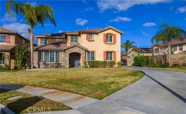 407 Carlye Circle, Corona Ca 92882 | Detached 0