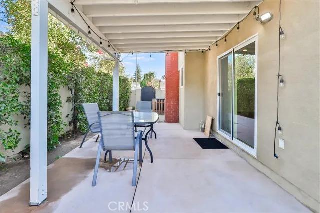 21053 Burton Street, Canoga Park Ca 91304 | Detached 36