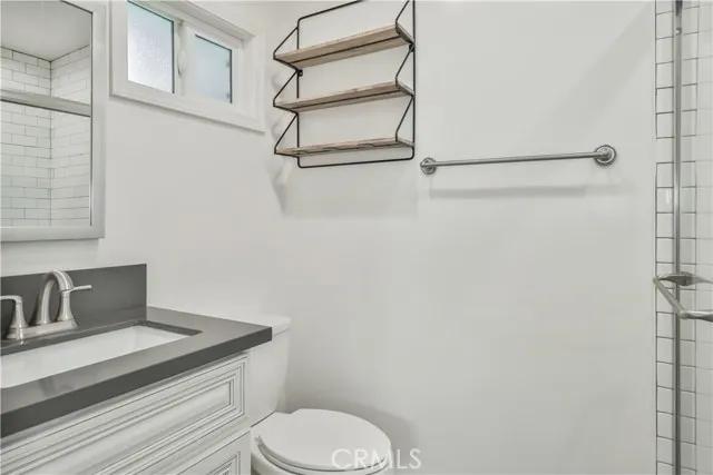 21053 Burton Street, Canoga Park Ca 91304 | Detached 20