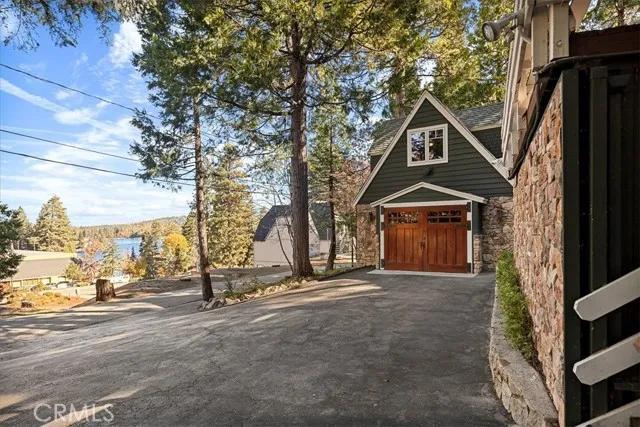 226 Holiday Drive, Lake Arrowhead Ca 92352 | Detached 6