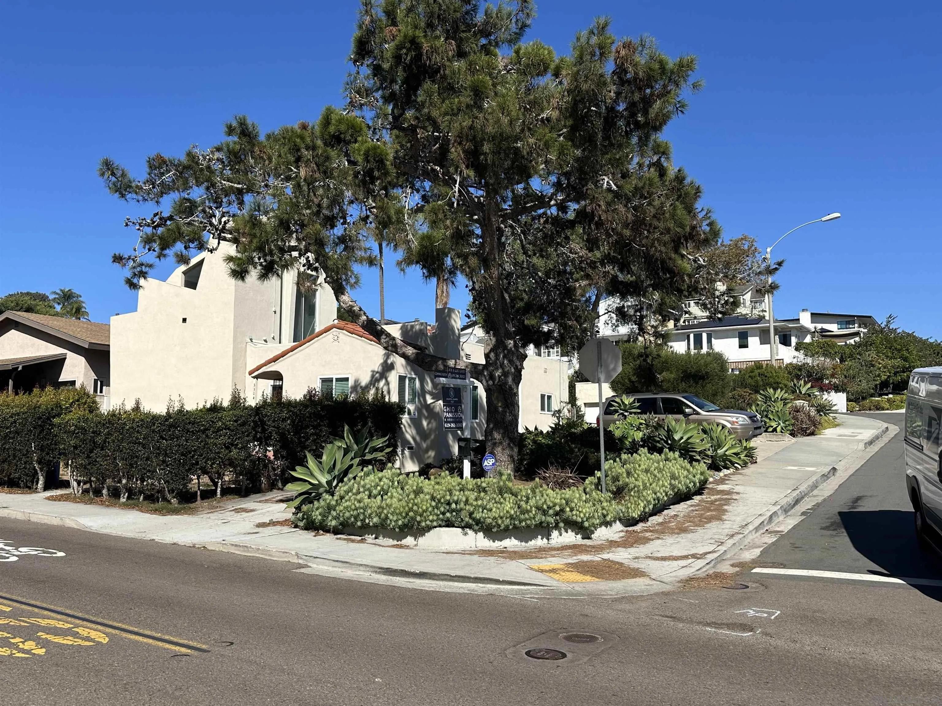 3304 Cañon Street, Point Loma Ca 92106 | Detached 2