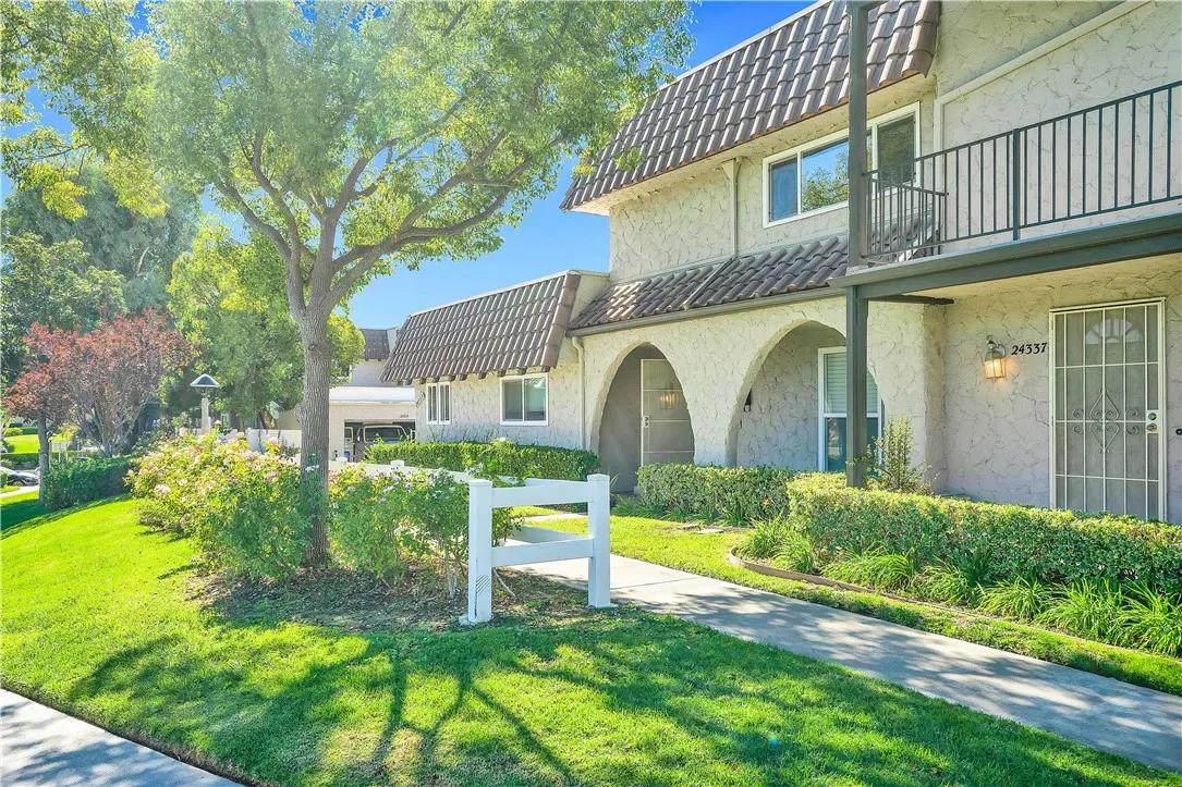 24335 La Glorita Circle, Newhall Ca 91321 | Townhouse 1