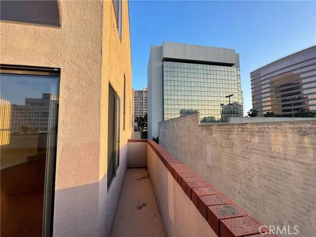 35 Linden Avenue # 512, Long Beach Ca 90802 | Detached 35