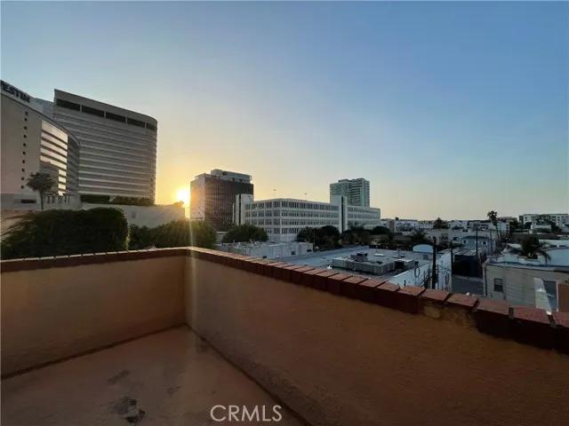 35 Linden Avenue # 512, Long Beach Ca 90802 | Detached 36