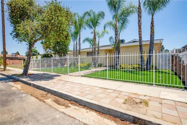 12922 Strathern St, North Hollywood Ca 91605 | Detached 24