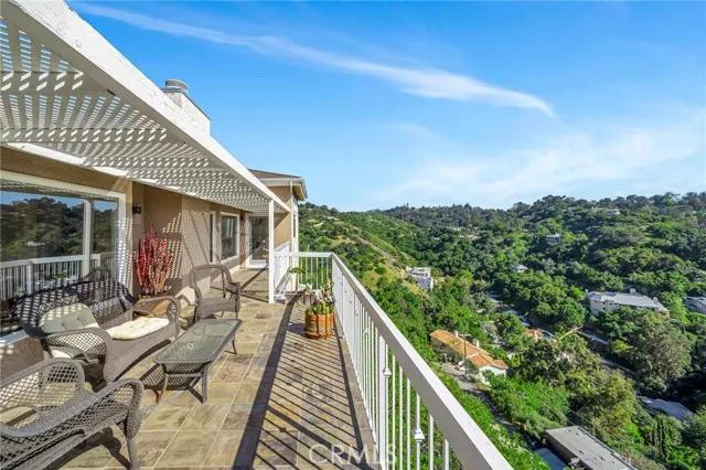 3681 Alta Mesa Drive, Studio City Ca 91604 | Detached 19