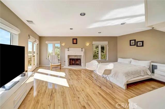 3681 Alta Mesa Drive, Studio City Ca 91604 | Detached 45