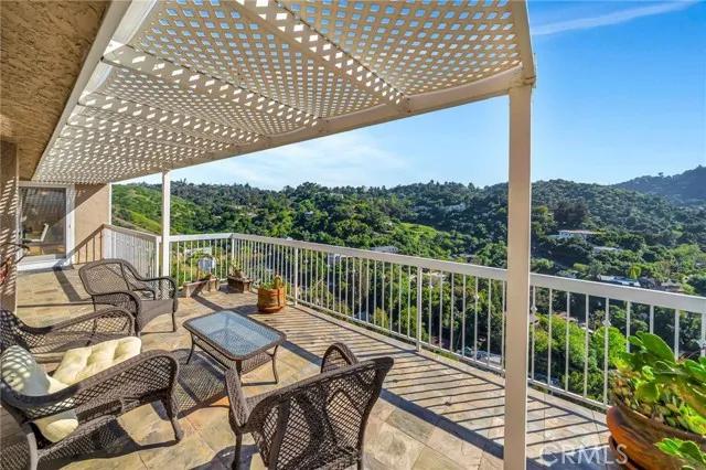 3681 Alta Mesa Drive, Studio City Ca 91604 | Detached 17