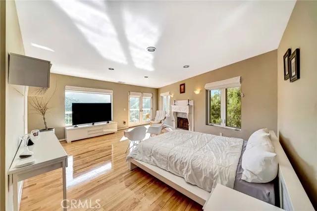 3681 Alta Mesa Drive, Studio City Ca 91604 | Detached 44