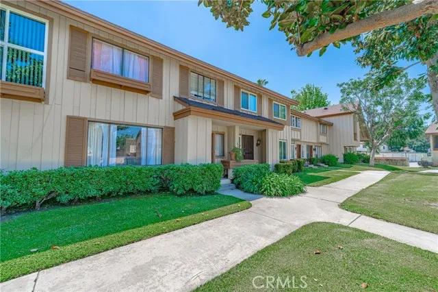 9560 Karmont Avenue, South Gate Ca 90280 | Townhouse 2