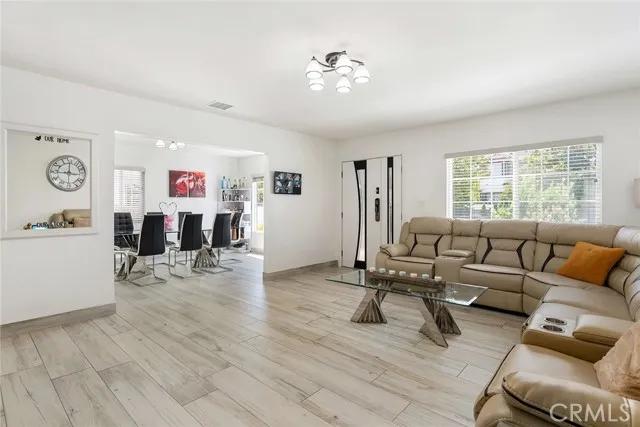 5030 Newcastle Avenue, Encino Ca 91316 | Detached 10