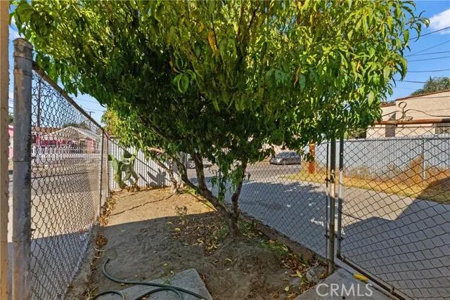 10615 Elizabeth Avenue, South Gate Ca 90280 | Multi Family 66