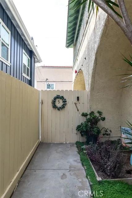 2518 Curtis Avenue # 5, Redondo Beach Ca 90278 | Townhouse 29