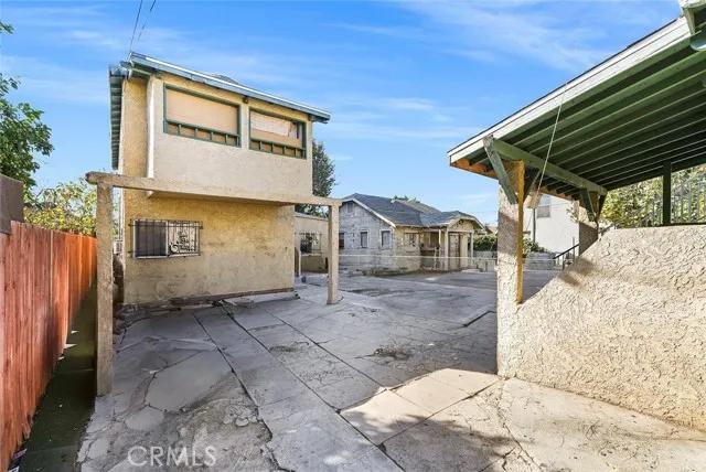 172 W Martin Luther King Junior Boulevard, Los Angeles CA 90037 | Multi Family 8