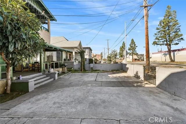 172 W Martin Luther King Junior Boulevard, Los Angeles CA 90037 | Multi Family 7