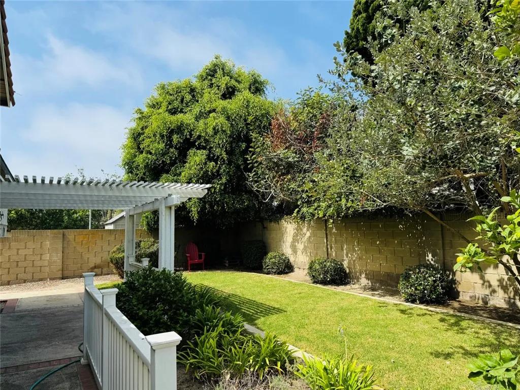 8811 Sailport Drive, Huntington Beach Ca 92646 | Detached 24