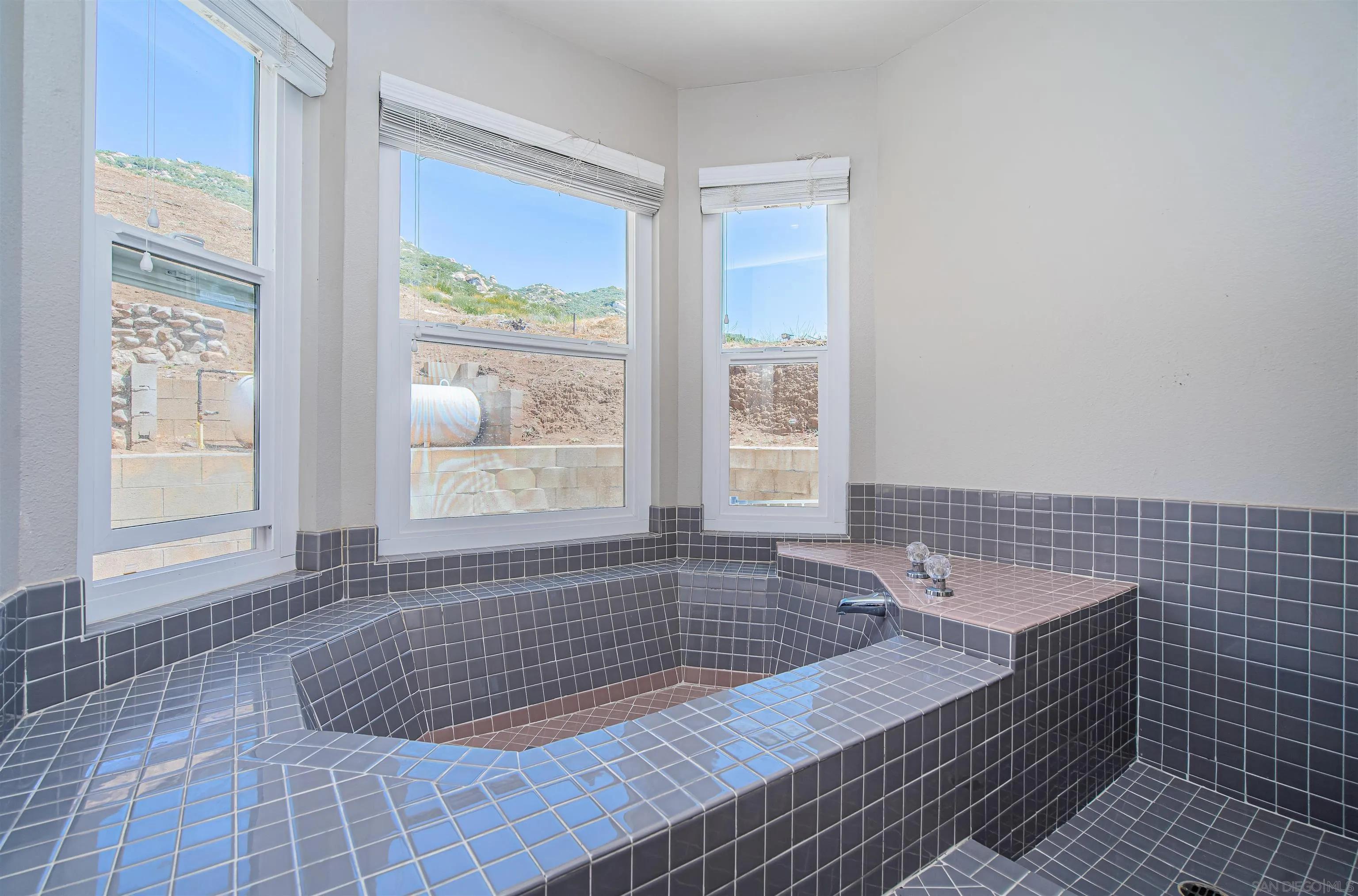 16754 Georgios Way, Ramona Ca 92065 | Detached 10