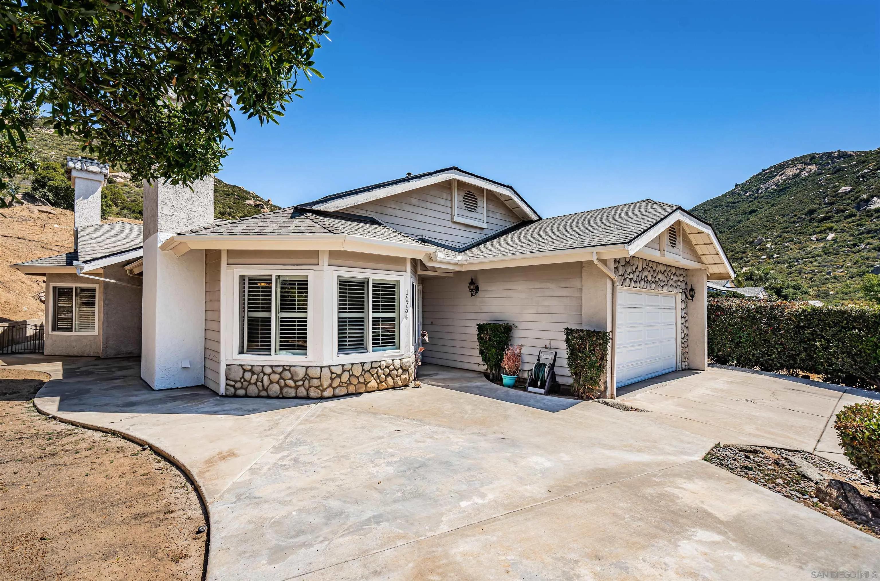 16754 Georgios Way, Ramona Ca 92065 | Detached 1