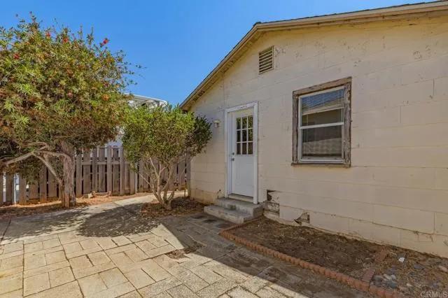 735 Pine Avenue, Carlsbad Ca 92008 | Multi Family 48