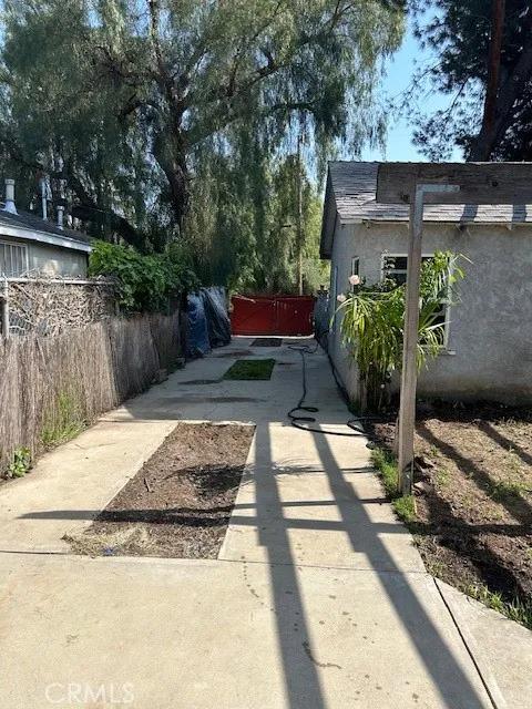 18845 Lanark Street, Reseda Ca 91335 | Detached 4