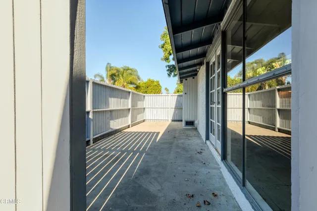 19900 Acre Street, Northridge Ca 91324 | Detached 28