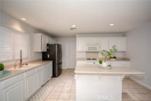 830 Moyano Circle, Corona Ca 92882 | Detached 27