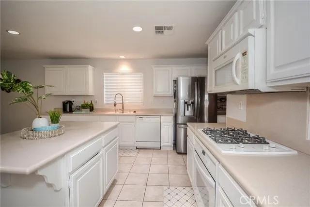 830 Moyano Circle, Corona Ca 92882 | Detached 28