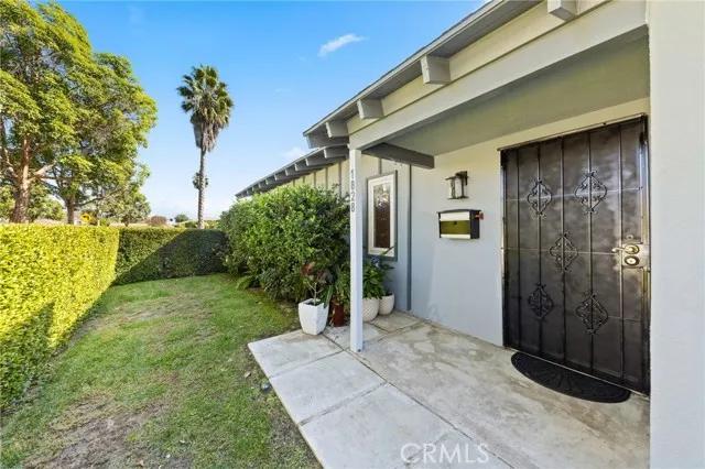 1828 E. 19th St. # 4, Santa Ana Ca 92705 | All Other Attached 35