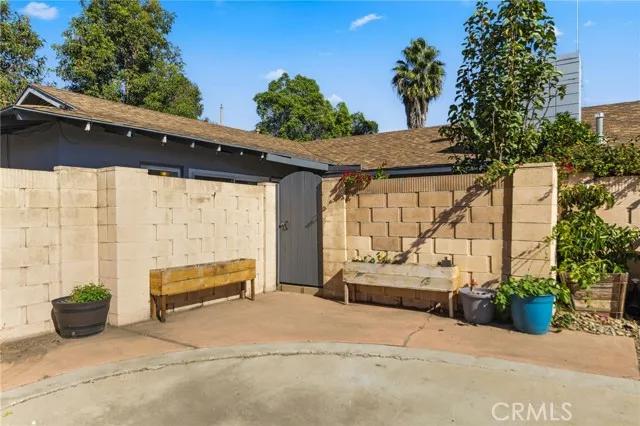 1828 E. 19th St. # 4, Santa Ana Ca 92705 | All Other Attached 27