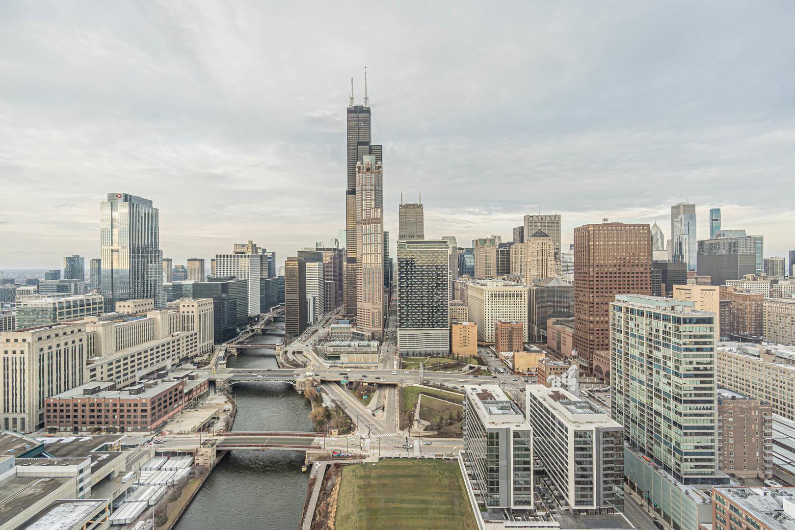  , Chicago, Cook County, Illinois 60607, USA  | Commercial Lease 24