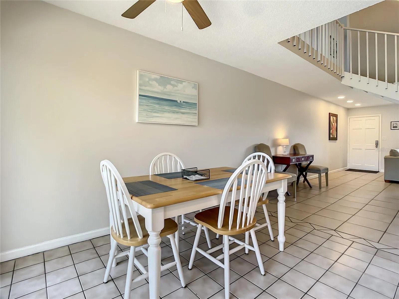 312 DUE EAST ST | Dining area