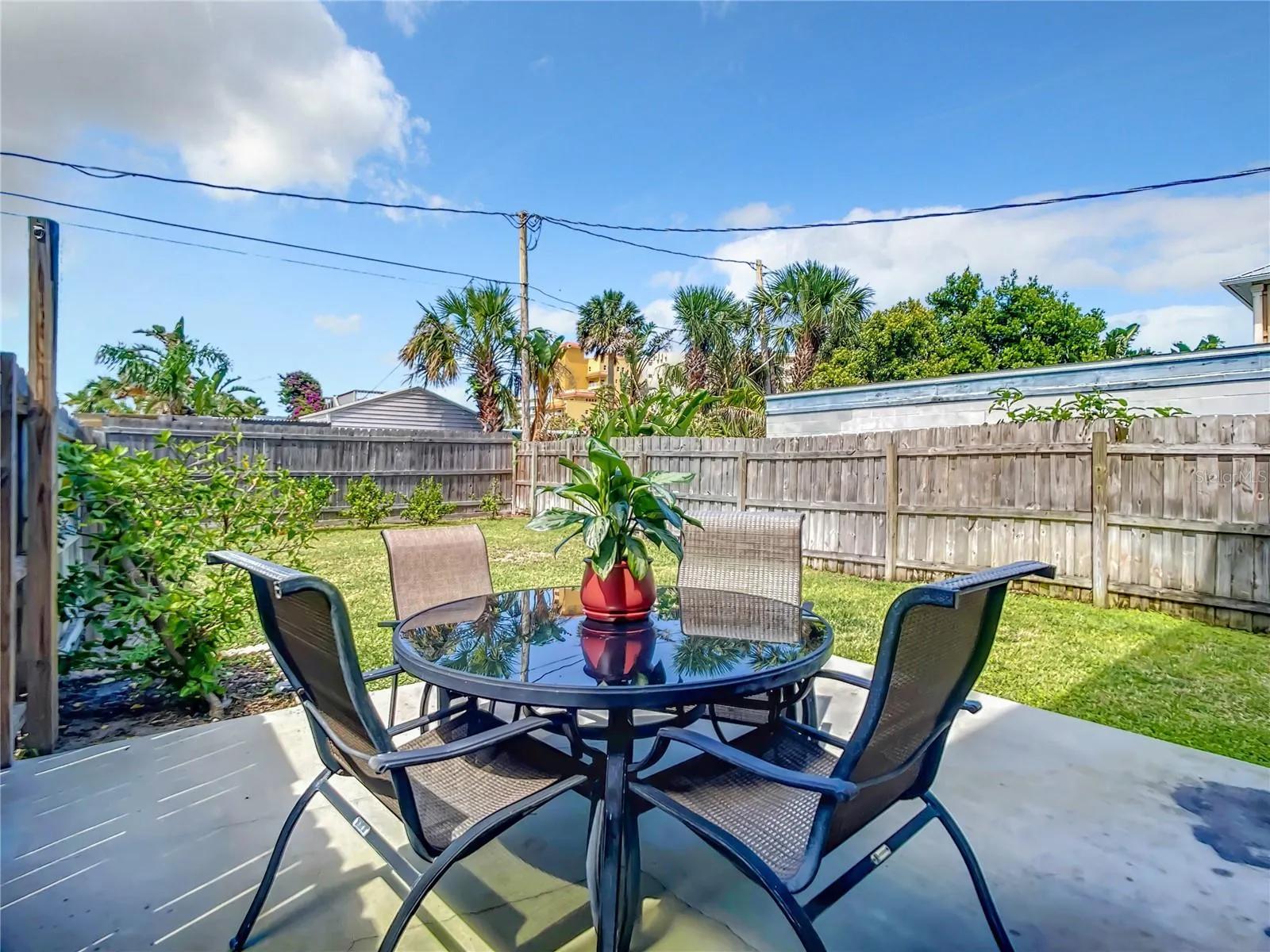 312 DUE EAST ST | Unit B backyard